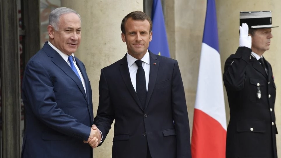 Απίστευτη δήλωση Μακρόν για τις «φρικτές» επαφές με Τραμπ: Είναι σαν τα λουκάνικα, καλύτερα μην ξέρεις τι έχουν μέσα